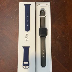 Series 3 Apple Watch - 42mm
